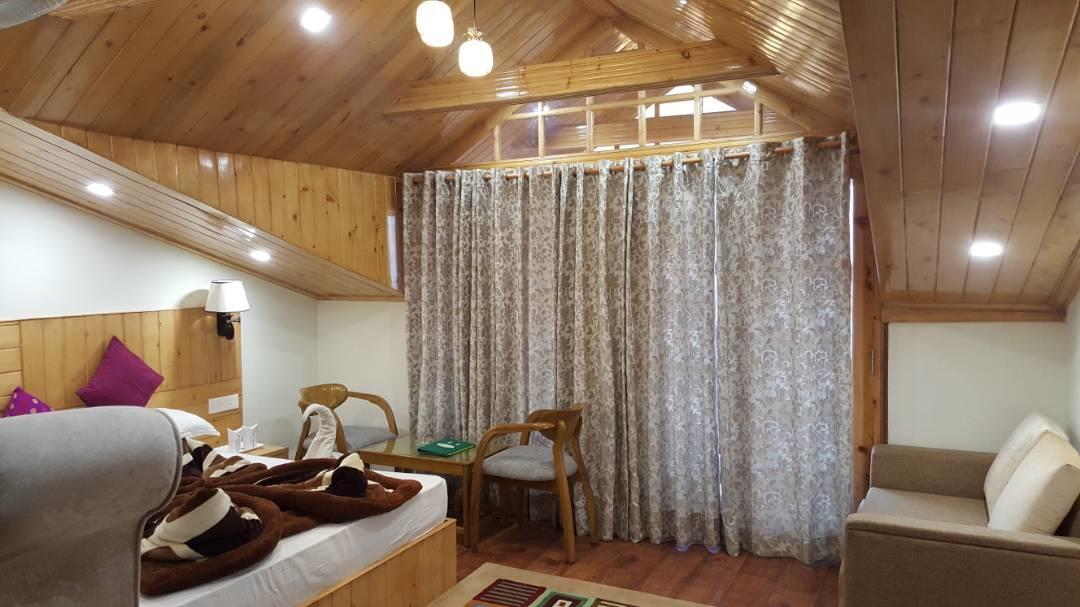 Hotel Kayanat Далхаузи Экстерьер фото